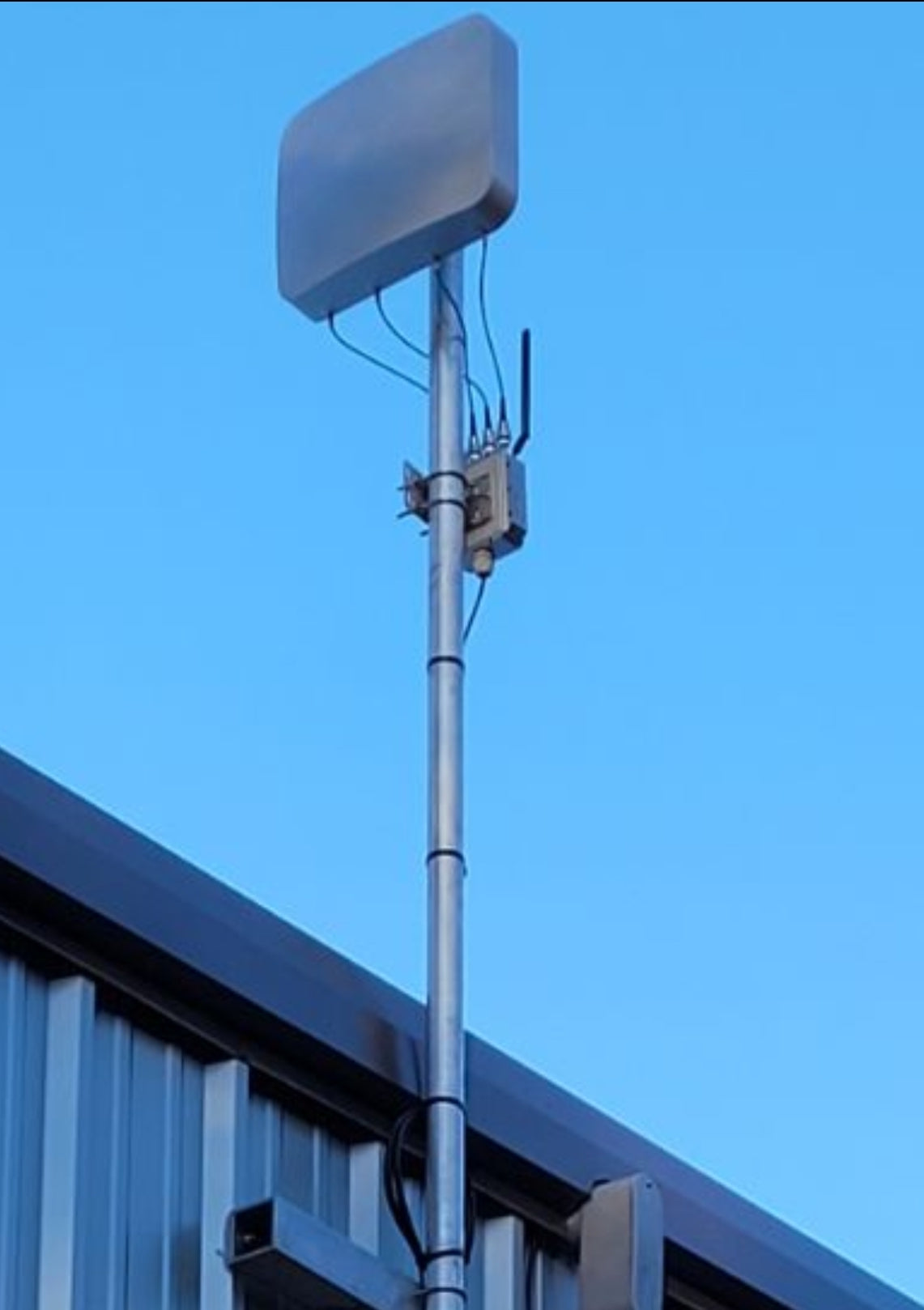 5G Chester Dual SIM Outdoor Trident 🔱 - Wi-Fi 6 AX3000 Dual-Mode Indoor Outdoor Modem Router Access Point 4X4 MiMo 4G NR5G Qualcomm Snapdragon